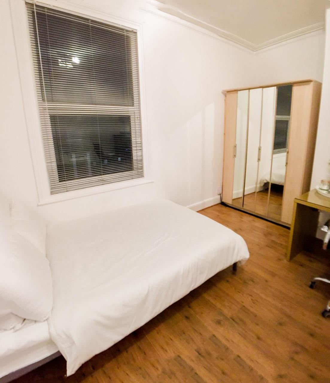 Outram 26 Hotel สต็อกทอน-ออน-ทีส์ ภายนอก รูปภาพ