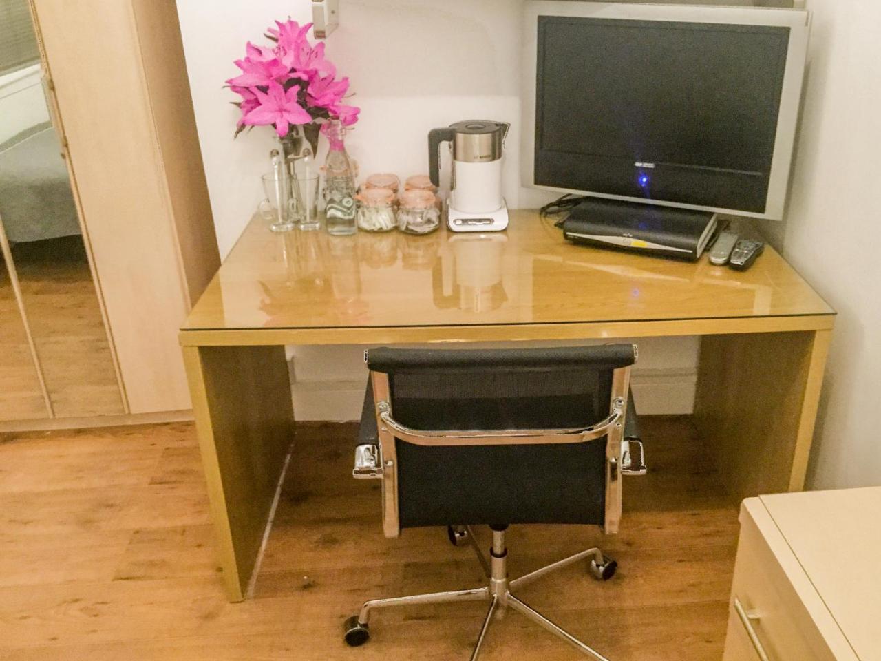 Outram 26 Hotel สต็อกทอน-ออน-ทีส์ ภายนอก รูปภาพ